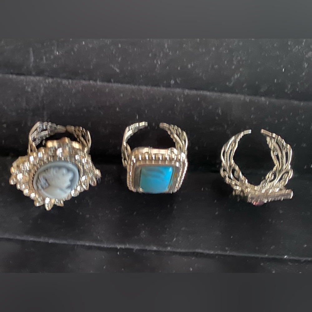 Beautiful rings - Picture 3 of 7